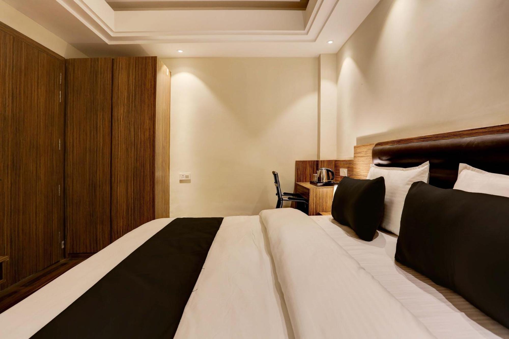 Super Collection O Stargaze Hotel กานปูร์ ภายนอก รูปภาพ
