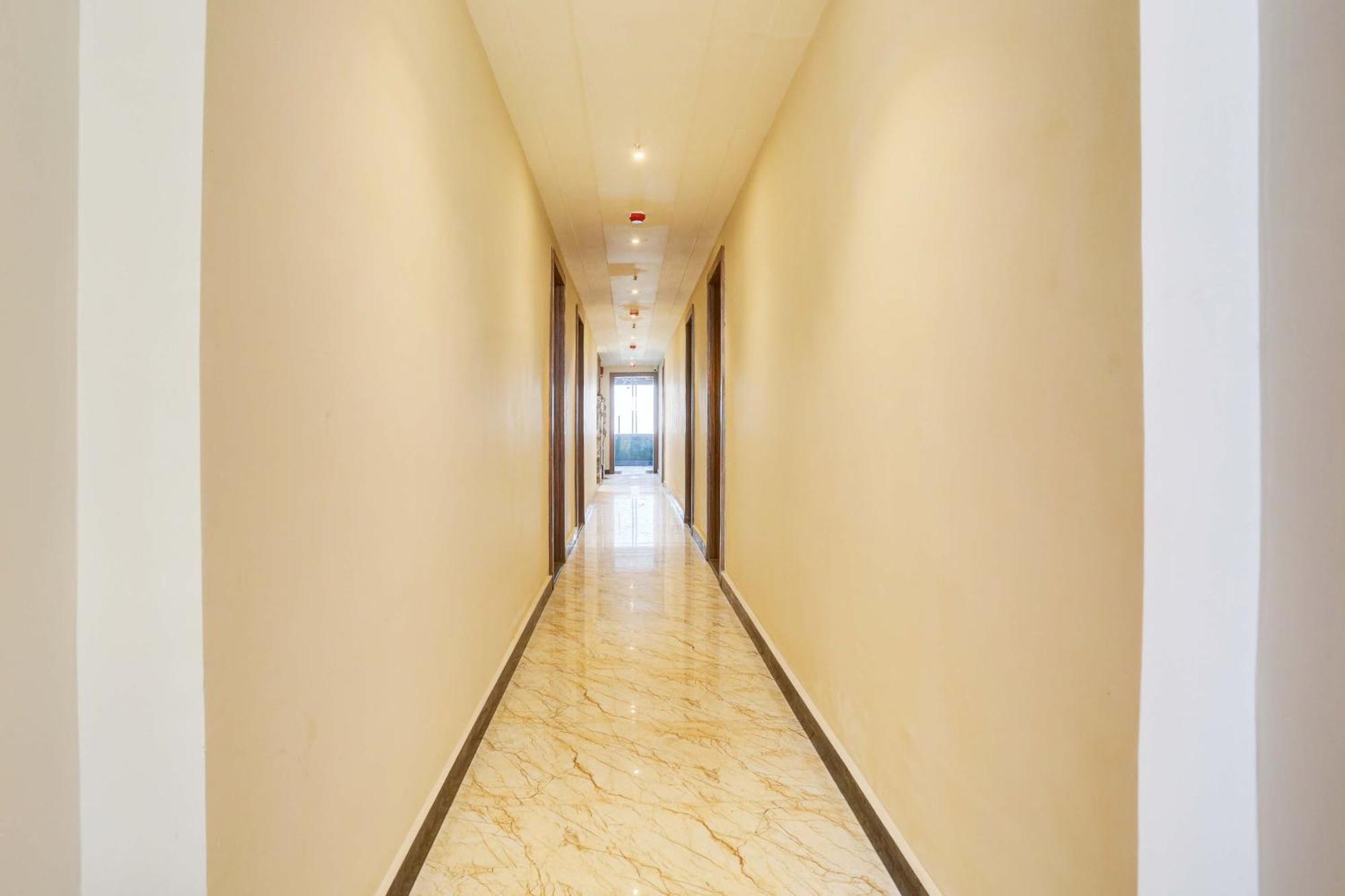Super Collection O Stargaze Hotel กานปูร์ ภายนอก รูปภาพ