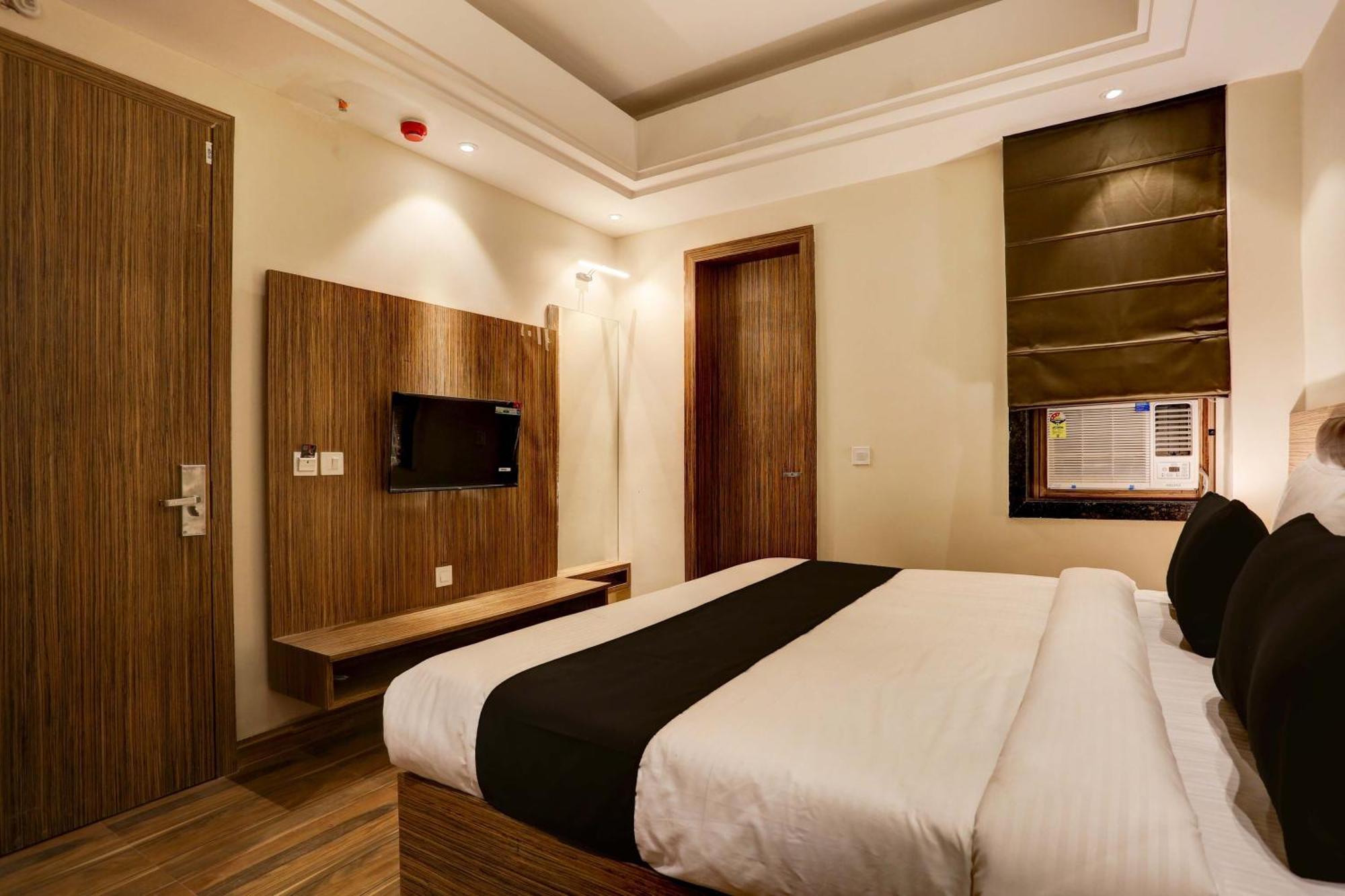Super Collection O Stargaze Hotel กานปูร์ ภายนอก รูปภาพ